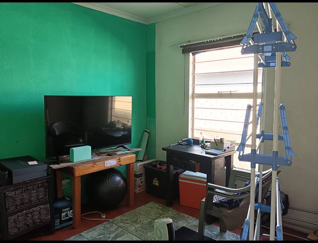 3 BEDROOM HOUSE FOR SALE IN RACEWAY